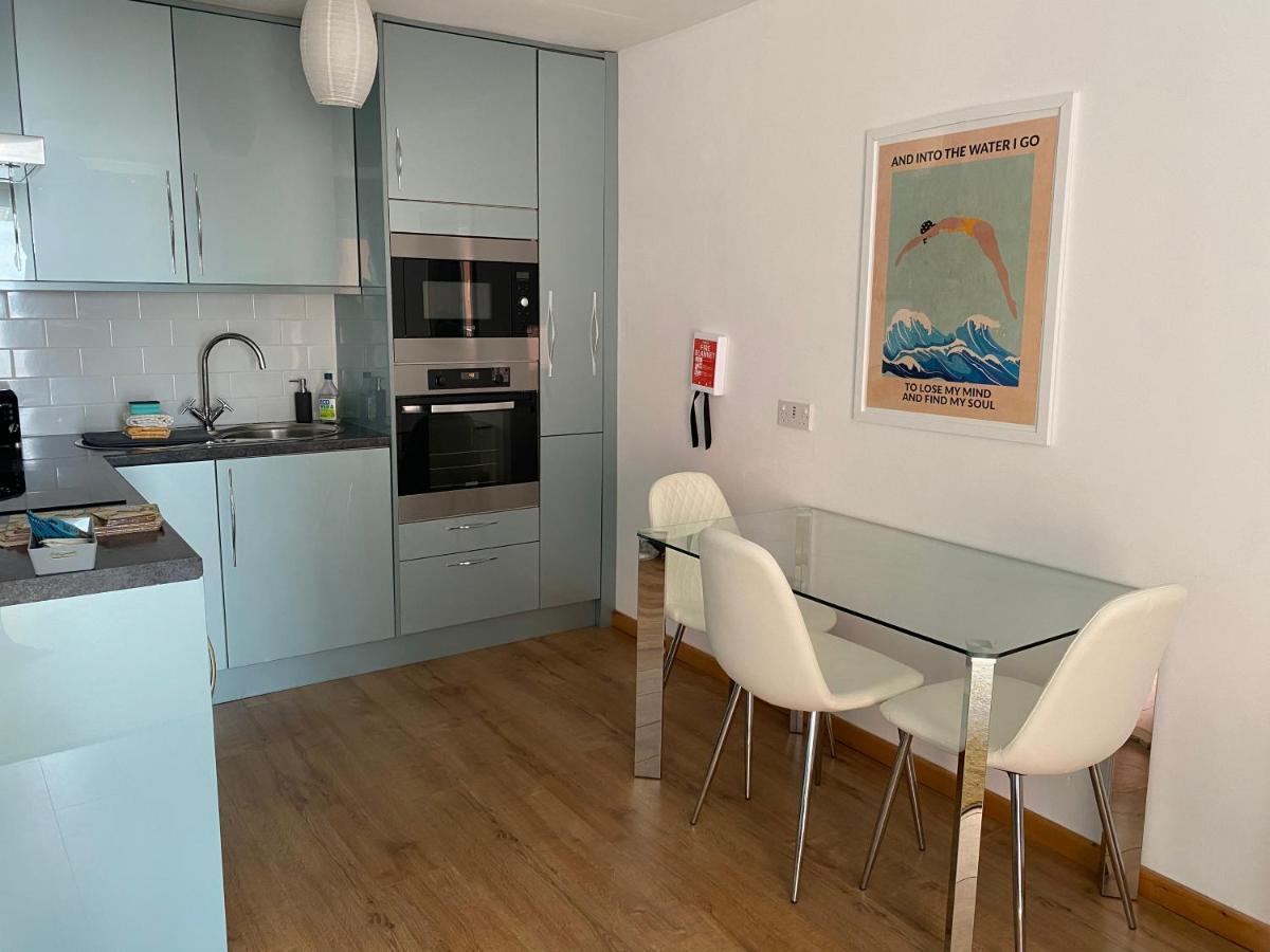 Vitamin Sea With A Sea View And Parking Lyme Regis Exterior foto